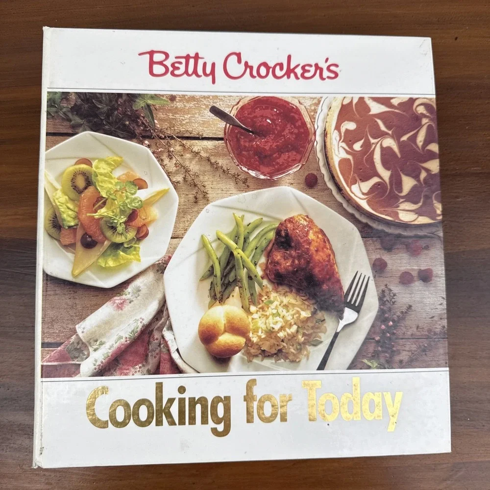 Vintage 1992 Betty Crocker's Cooking For Today Cookbook 3-Ring Binder‎